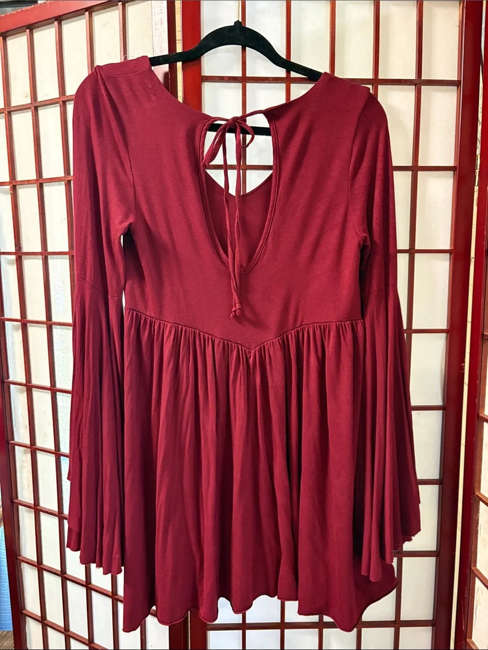 Free People Burgundy V-Neck Tie-Back dress very good condition and very soft
